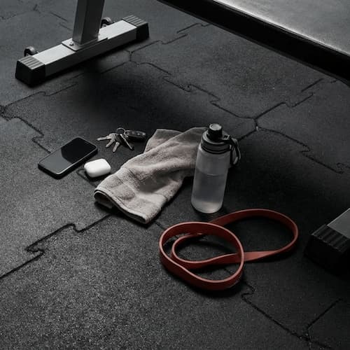 Magnetic Off-The-Floor Gym Bag | HoldTheGear
